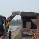 সাহারানপুরে নির্মাণাধীন মসজিদে বুলডোজার চালাল প্রশাসন, নোটিস ছাড়াই ভাঙার অভিযোগ স্থানীয় মুসলিমদের